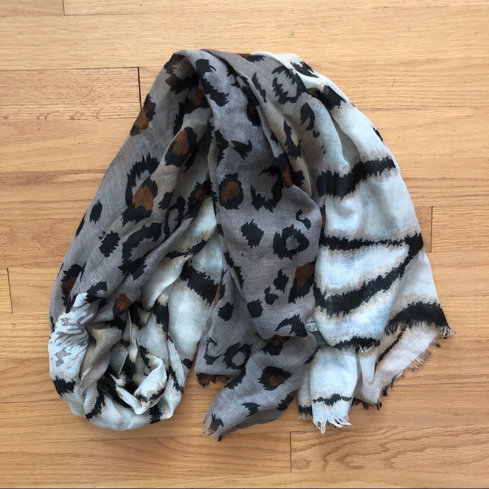 NWT Cheetah Print Tiger Stripes Scarf
